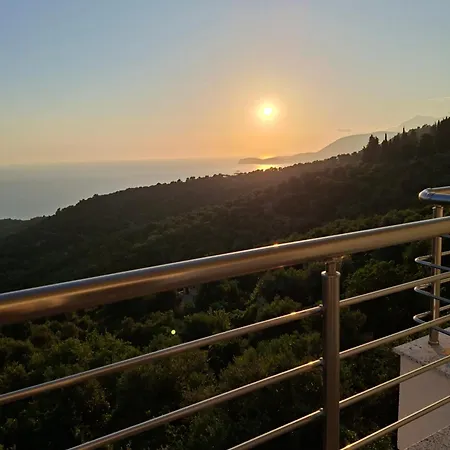 Lola Apartman Piqeras